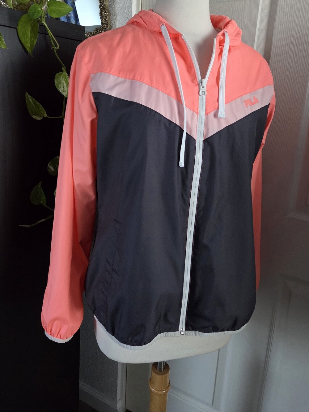 FILA Coral Gray Windbreaker Full Zip Jacket Sporty Size Large